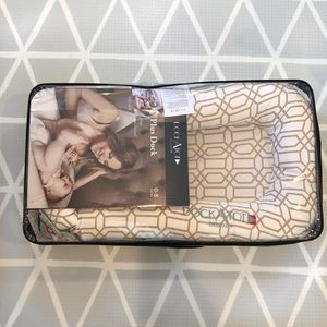 BNIB Gold Multi Dockatot Deluxe Plus